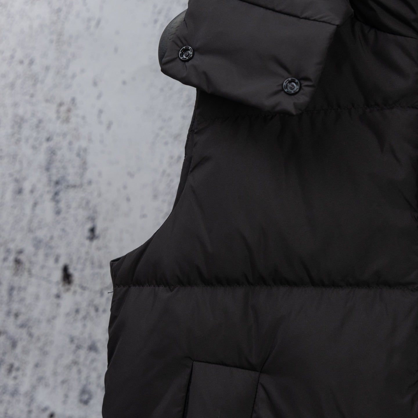 Ralph Lauren black puffer jacket shoulder and sleeve with buttoned cuff
