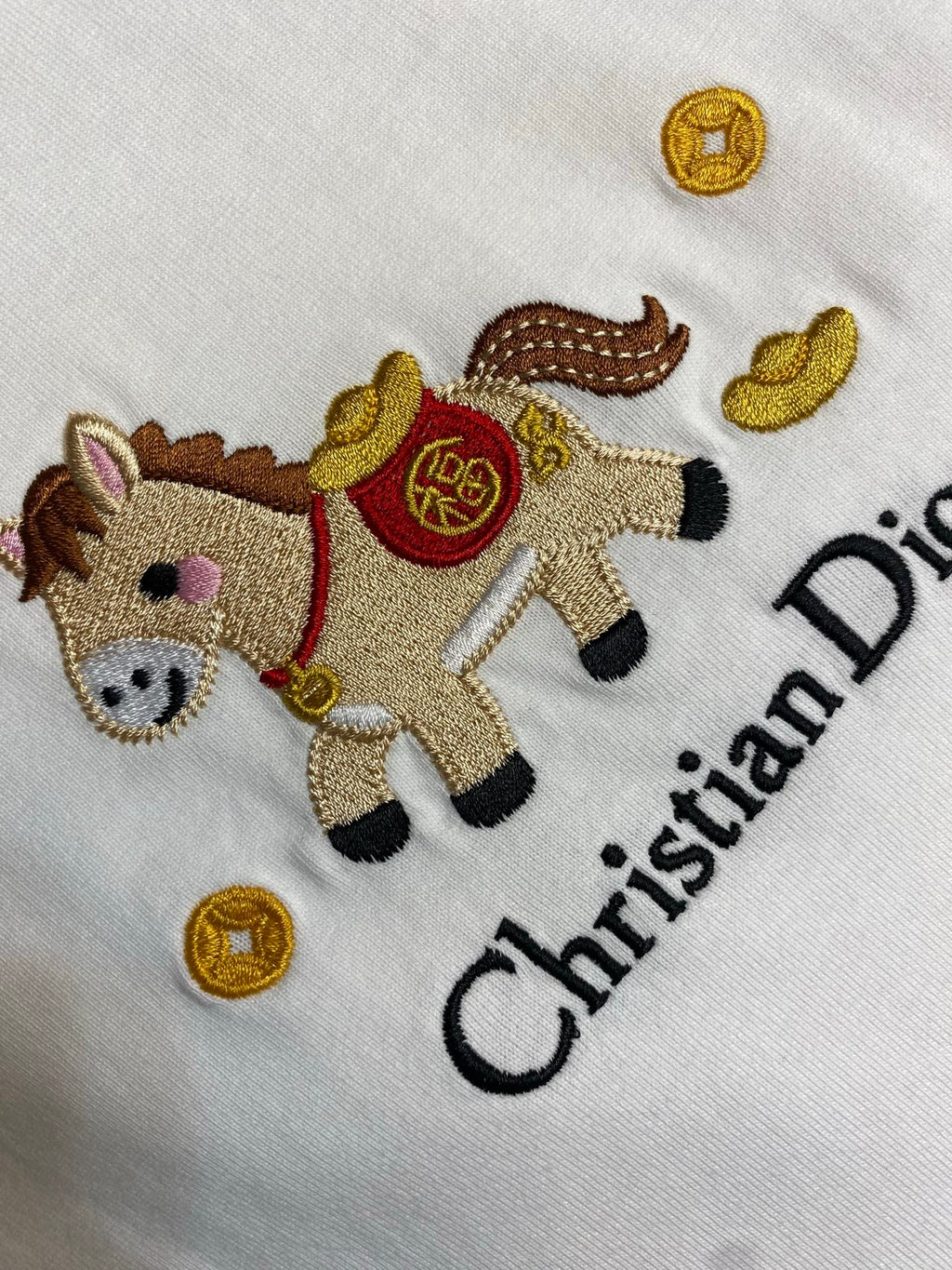 White Christian Dior T-shirt embroidery with teddy bear and gold patches