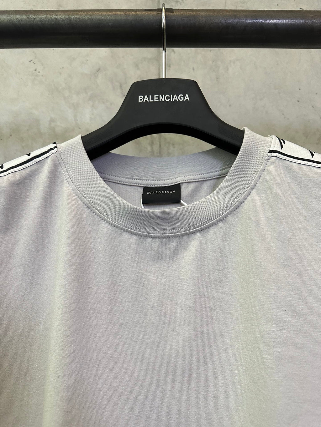 Balenciaga T-shirt crew neck with BALENCIAGA logo on the collar