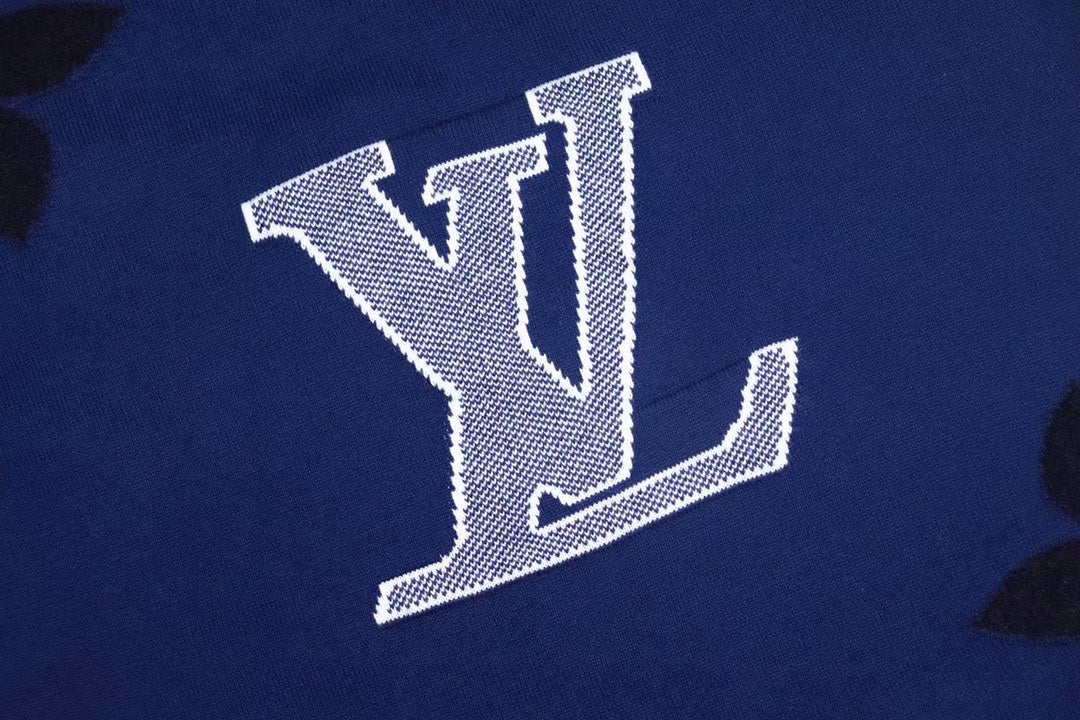 Louis Vuitton short-sleeve T-shirt close-up of large LV monogram applique