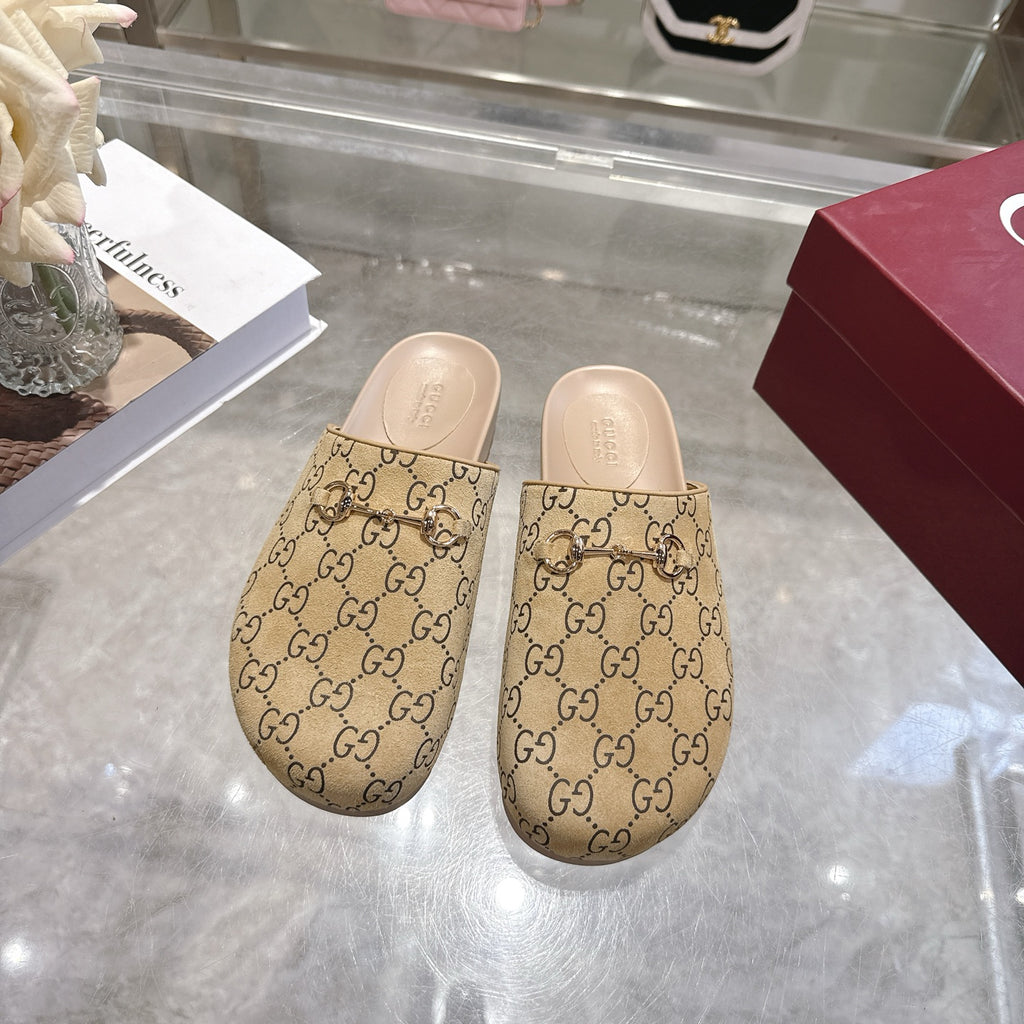 Gucci beige GG monogram slide sandals with padded light pink footbeds and front straps