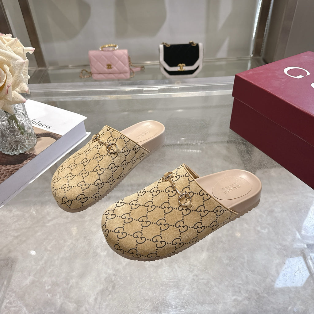 Gucci GG slide sandals, beige patterned mule-style with light beige insole and front bar strap