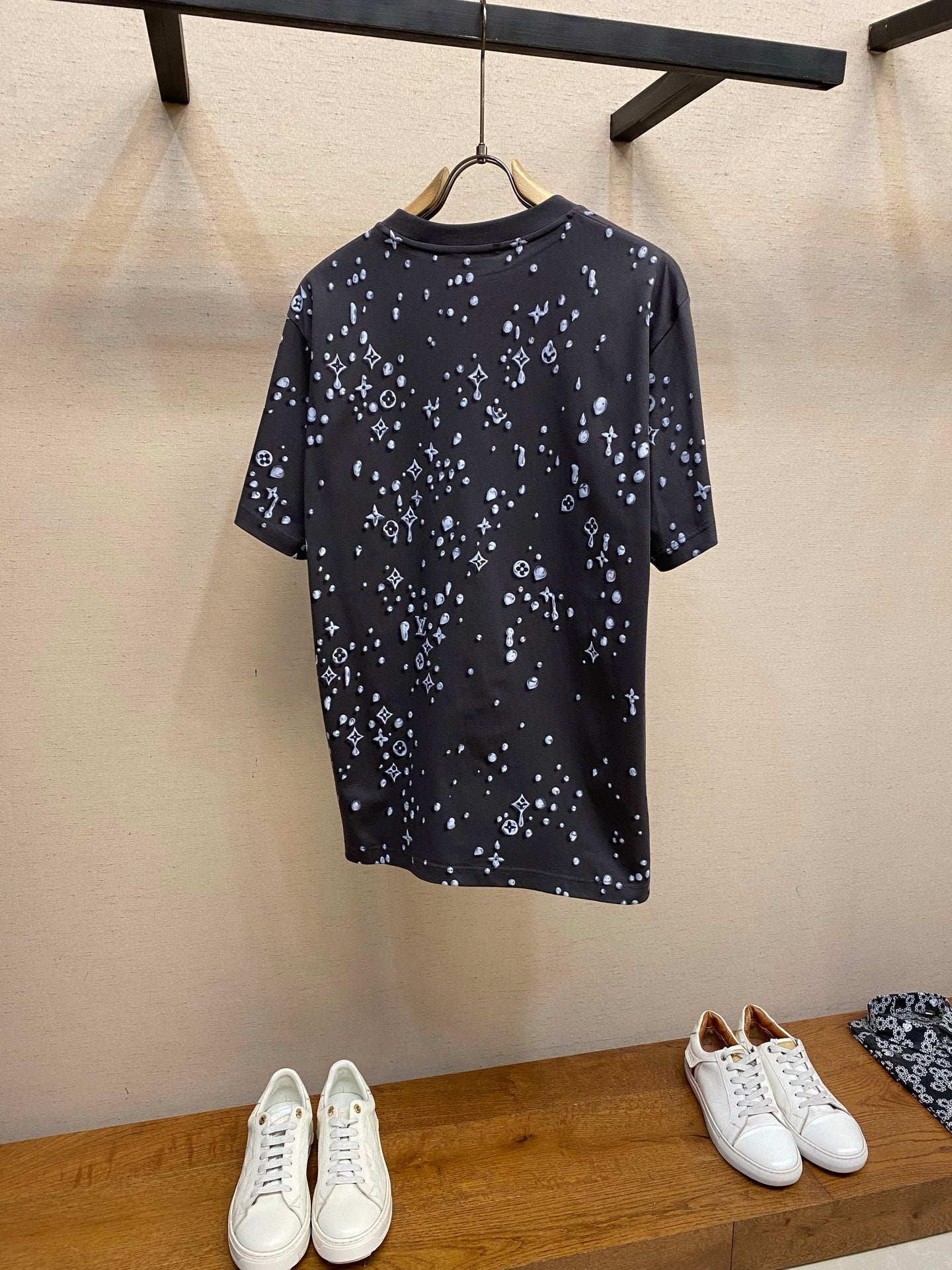 Louis Vuitton dark graphic short-sleeve T-shirt, crew neck, allover logo pattern