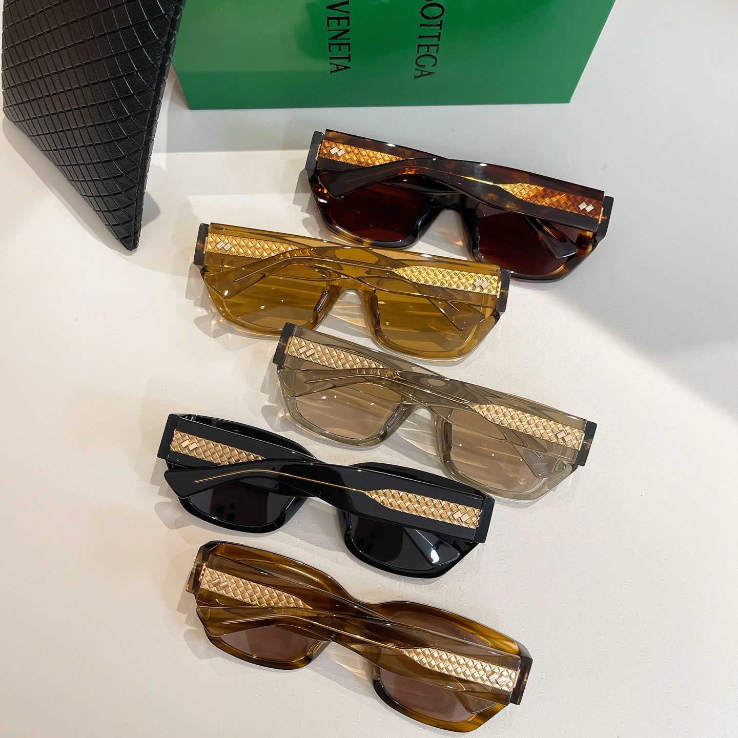 Assorted sunglasses set with five square-frame styles, plus black textured case