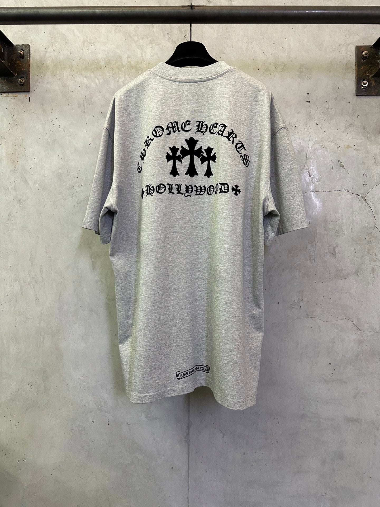Heather gray T-shirt with black back graphic print