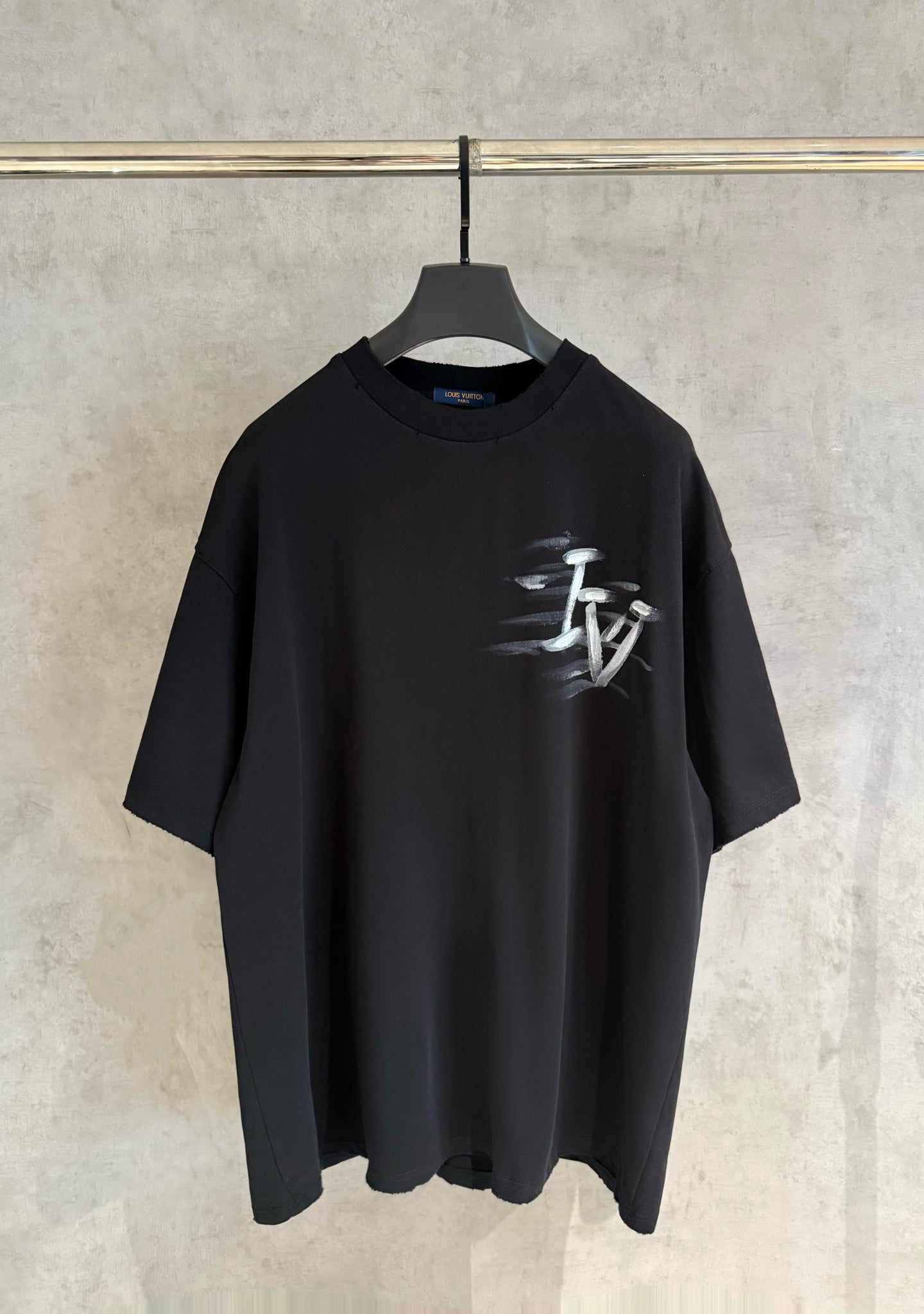 Louis Vuitton black short-sleeve T-shirt with white logo print on front
