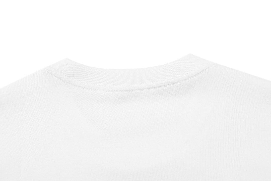White short-sleeve T-shirt with crew neck seam detail