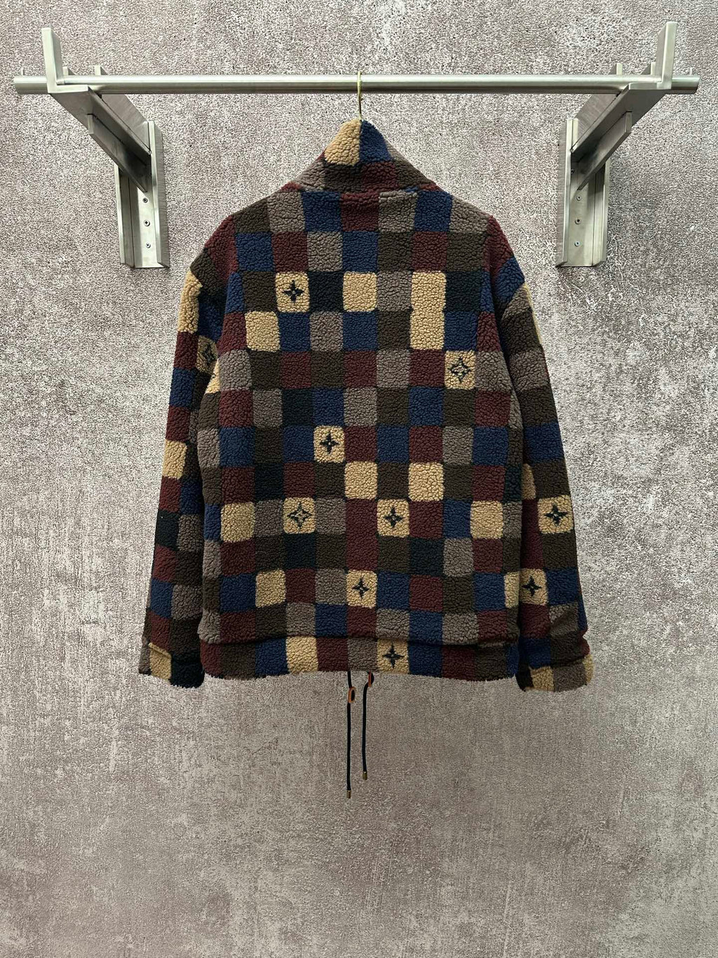 Long-sleeve check sherpa jacket, back view, full zip and adjustable drawstring hem