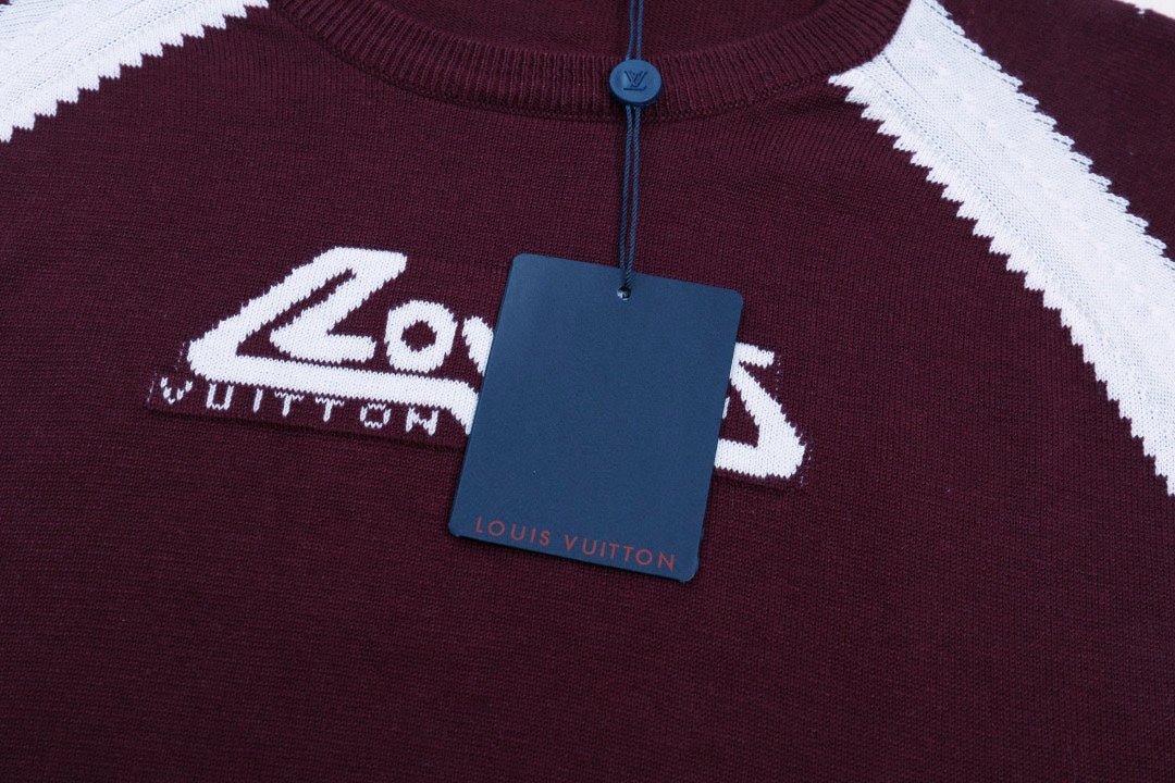 Burgundy T-shirt with front logo graphic and white chevron knit trim