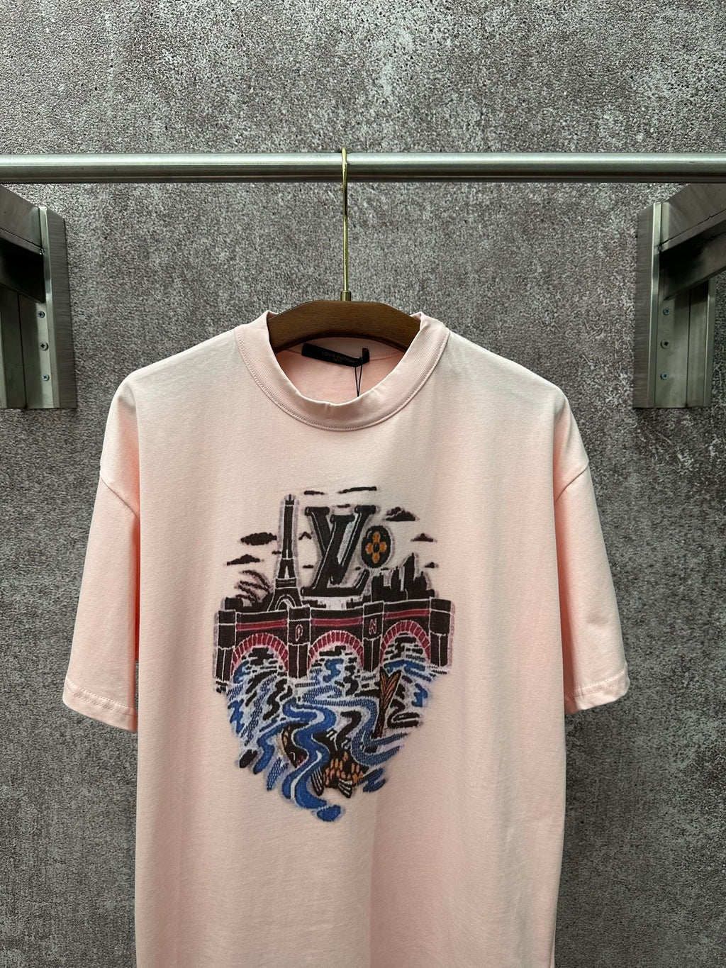 Louis Vuitton pale pink T-shirt with large LV graffiti-style graphic, crew neck