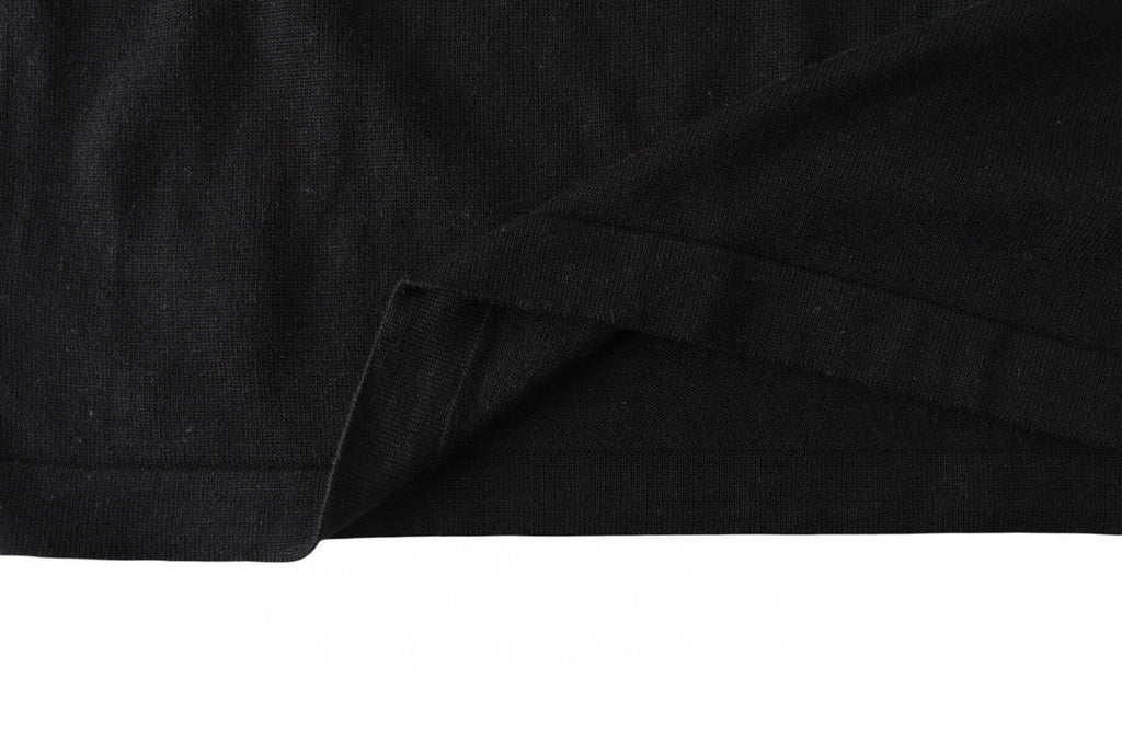 Black T-shirt hem with ribbed cuff detail