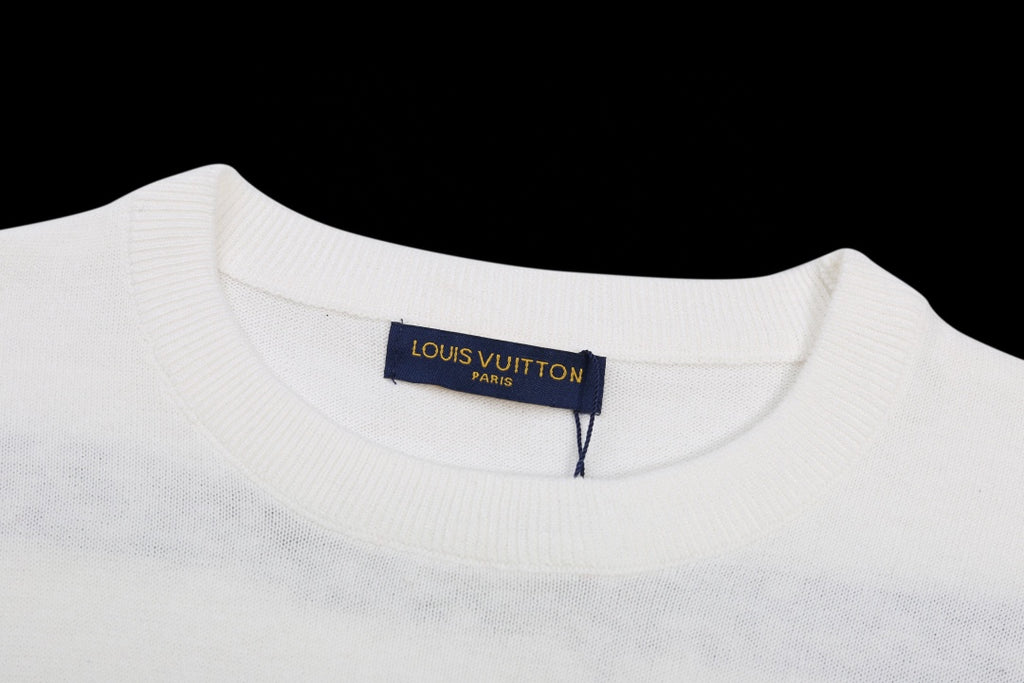 Louis Vuitton white T-shirt crew neck with blue brand tag