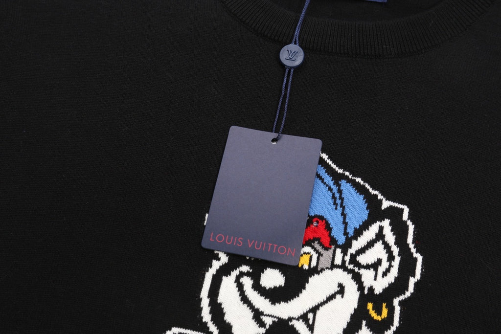 Black T-shirt with hanging tag and cartoon logo embroidery
