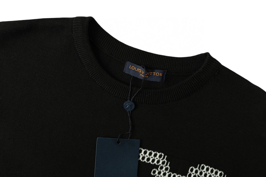 Black Louis Vuitton T-shirt crew neck with blue hang tag