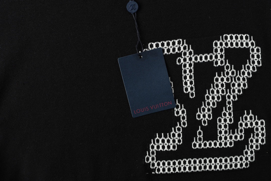 Black Louis Vuitton T-shirt rhinestone LV logo with hanging tag