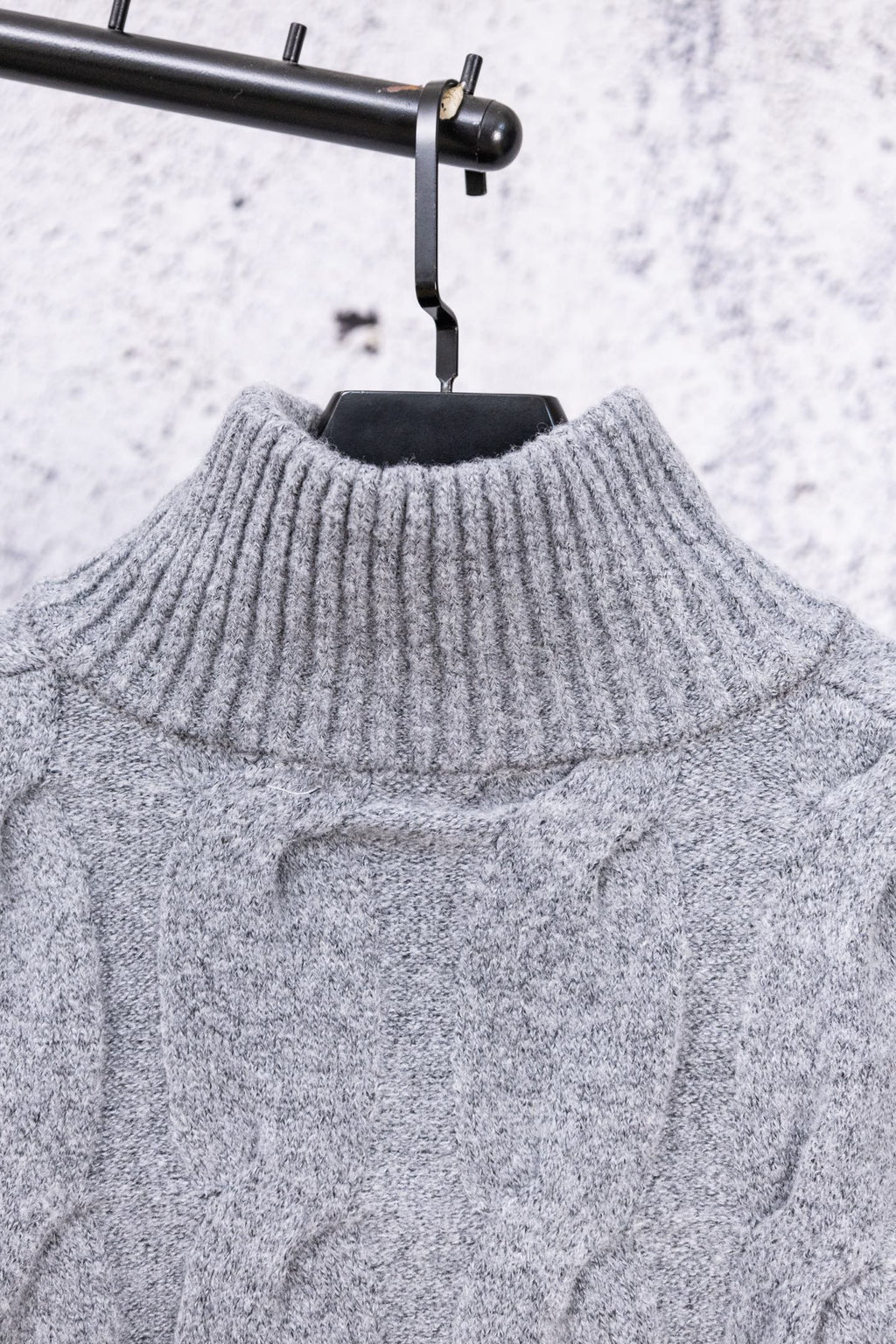 Heather gray ribbed turtleneck knit sweater collar