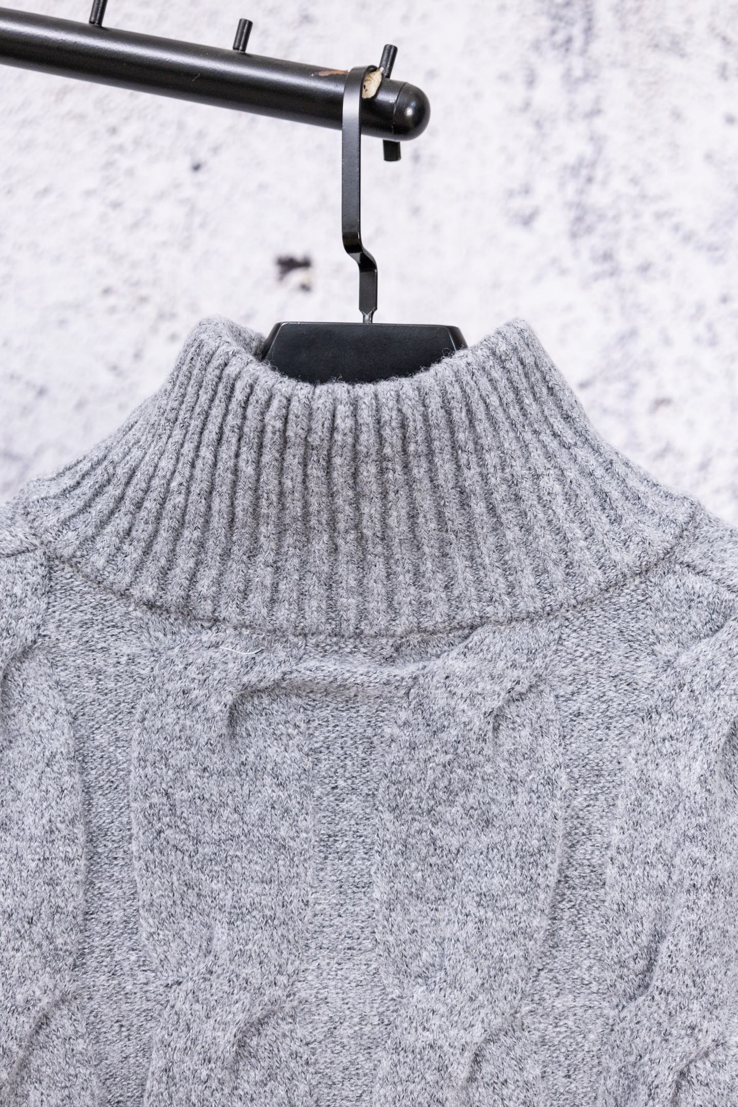 Heather gray ribbed turtleneck knit sweater collar