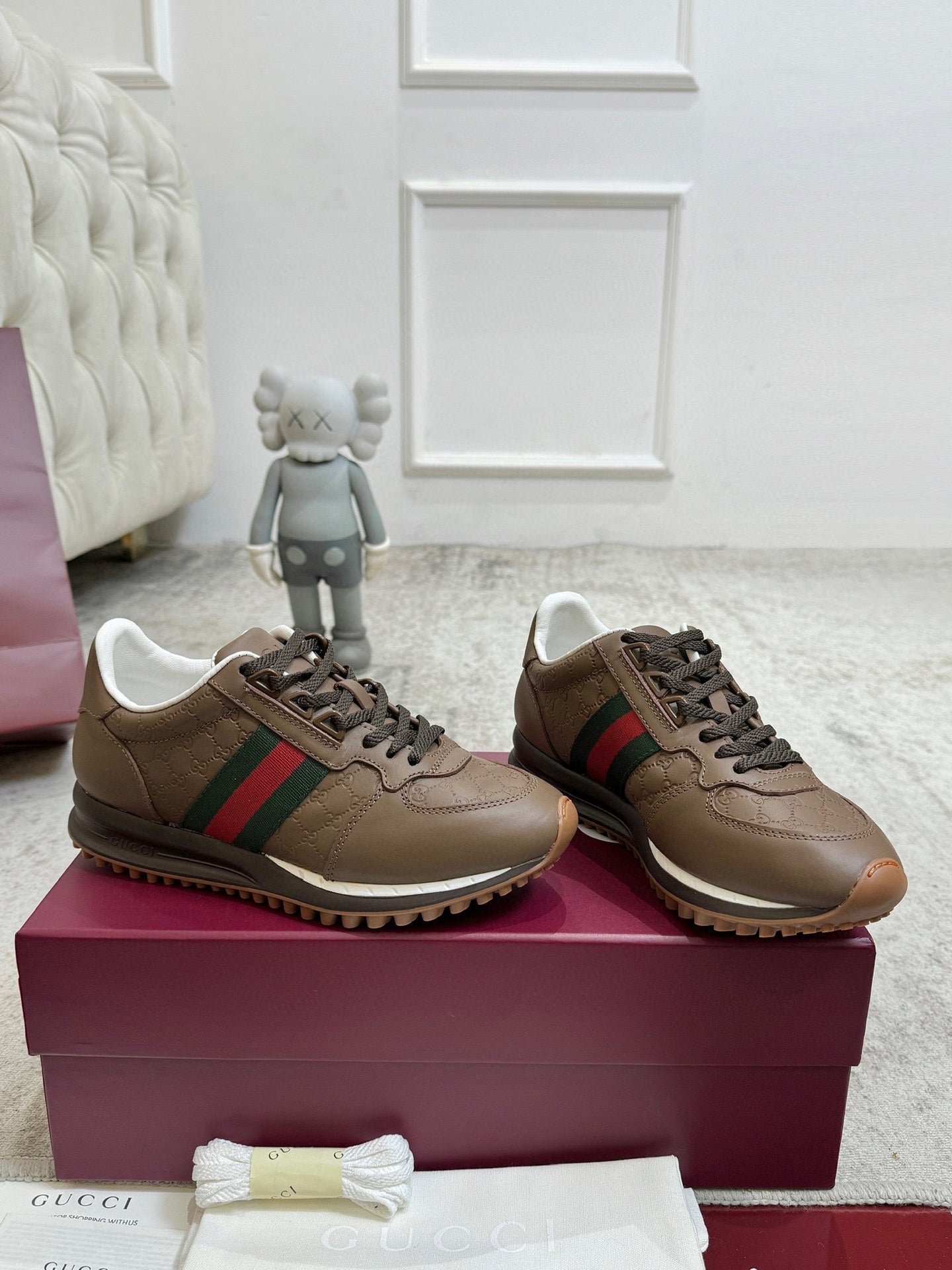 Gucci unisex leather sneakers pair, tan with green/red stripe and lace-up