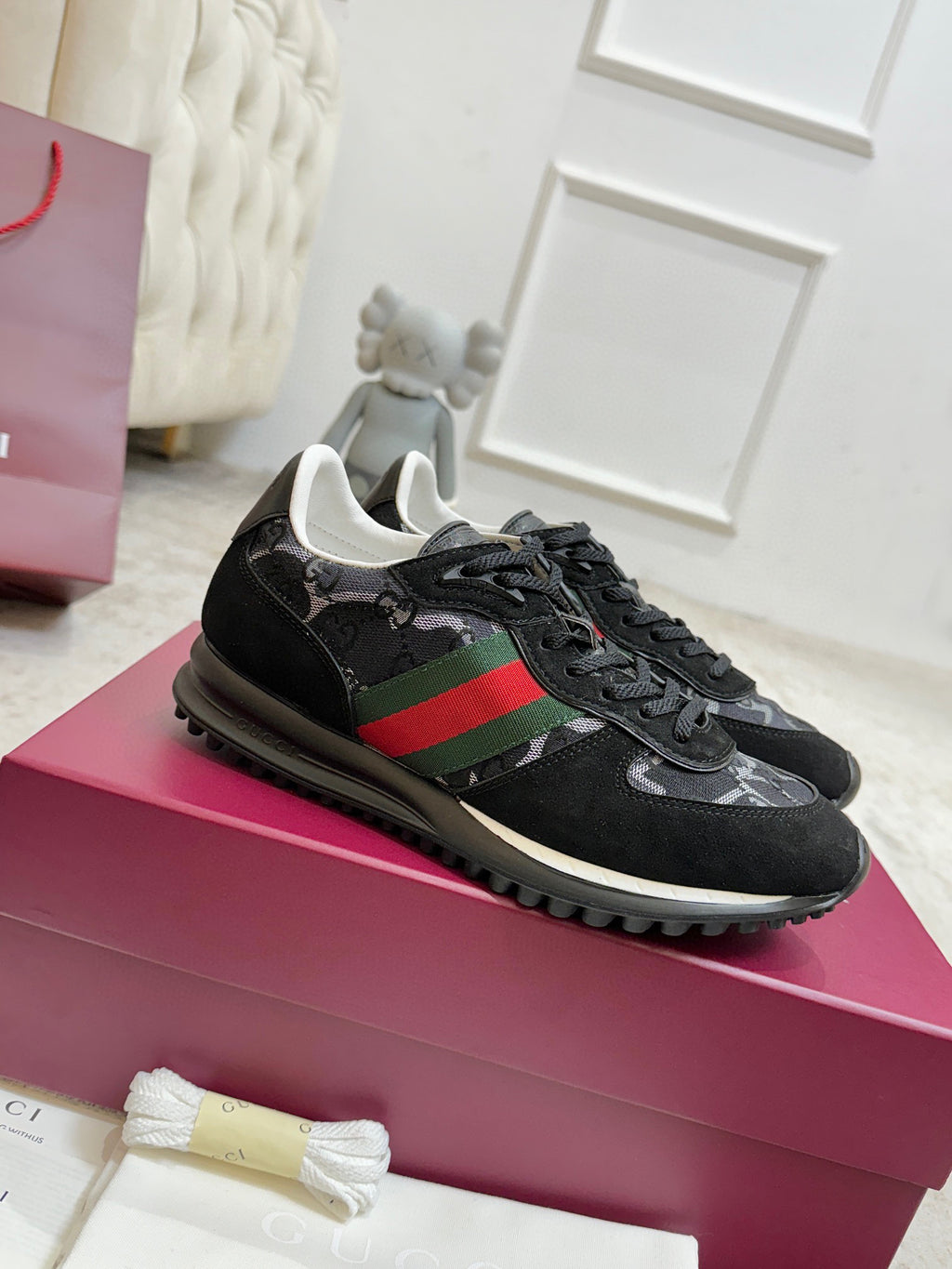Gucci unisex low-top sneakers, black with green and red web stripe detail
