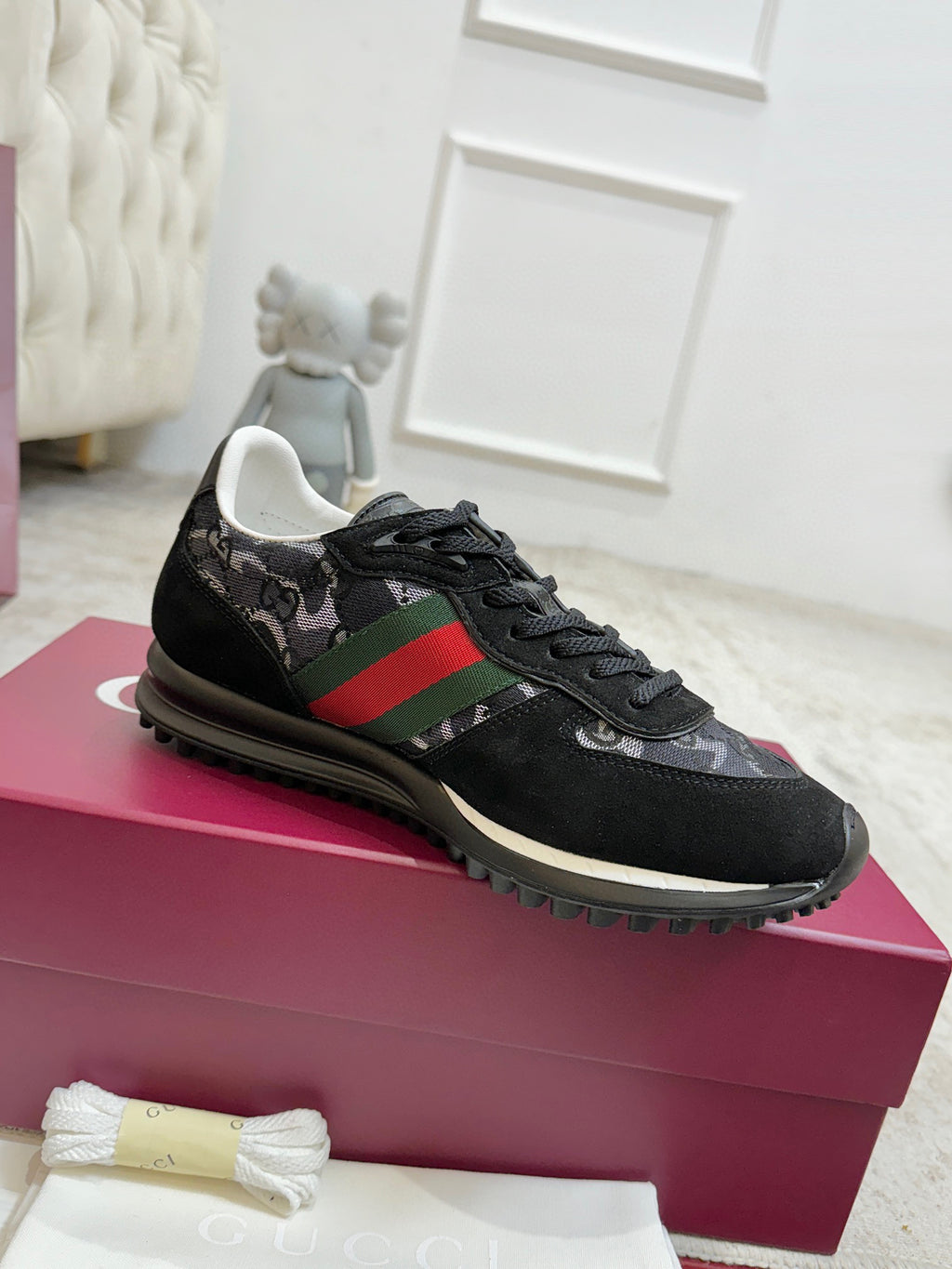 Gucci unisex low-top sneakers, black with green and red stripe and patterned panels