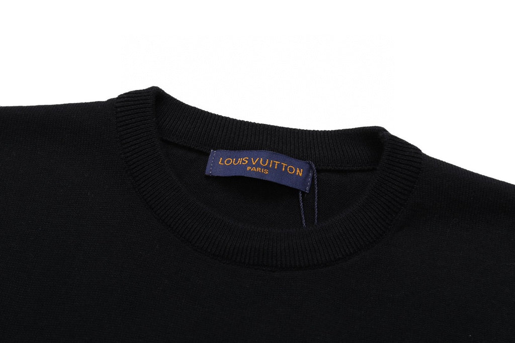 Louis Vuitton black crew-neck T-shirt collar with brand neck label