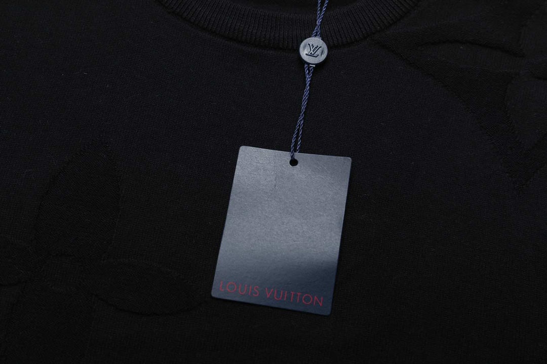 Louis Vuitton black crewneck T-shirt with hanging brand tag