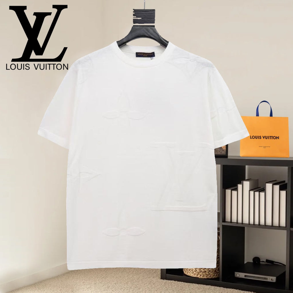 White Louis Vuitton crew-neck T-shirt with short sleeves, front pocket detail