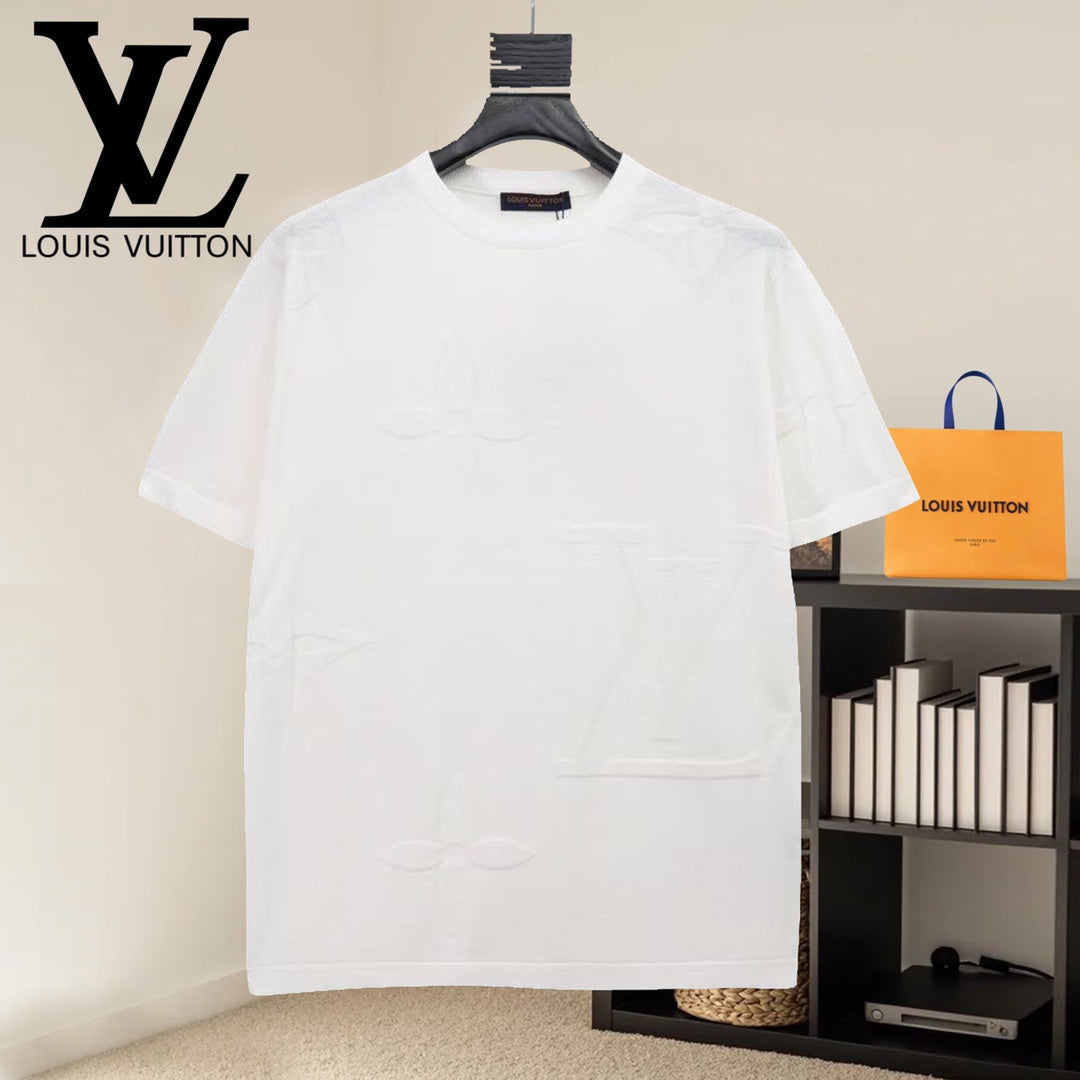 White Louis Vuitton crew-neck T-shirt with short sleeves, front pocket detail