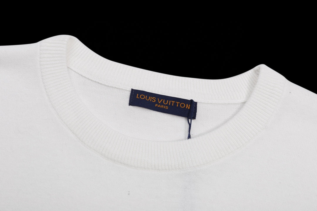 Louis Vuitton white T-shirt neckline with brand label