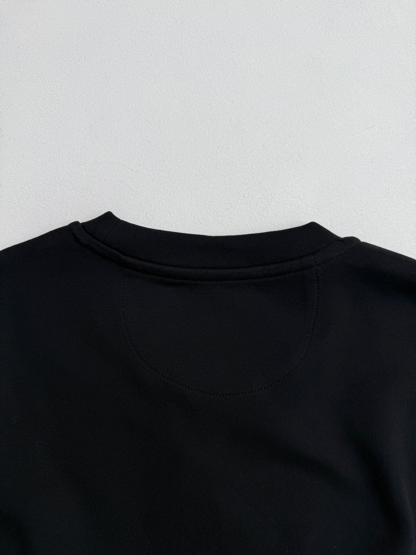 Fendi crew-neck T-shirt neckline in dark navy