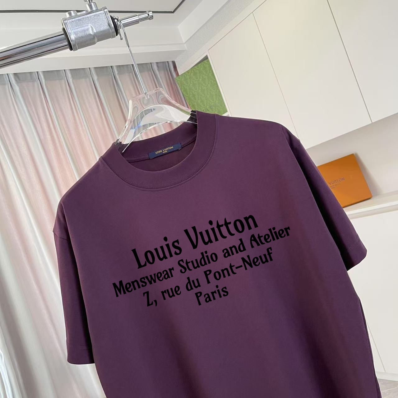 Crewneck T-shirt in deep purple with large front logo print