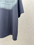Short-sleeve T-shirt hem and side profile in dark gray