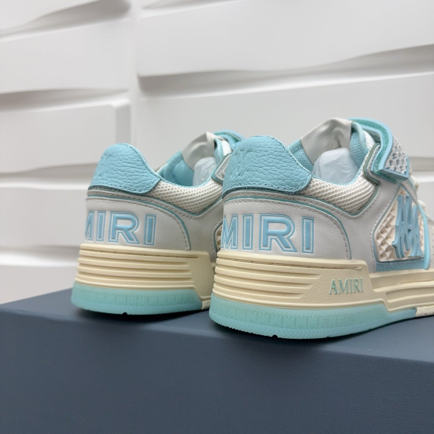 Amiri low-top sneakers heel, white with light blue collar and logo on back