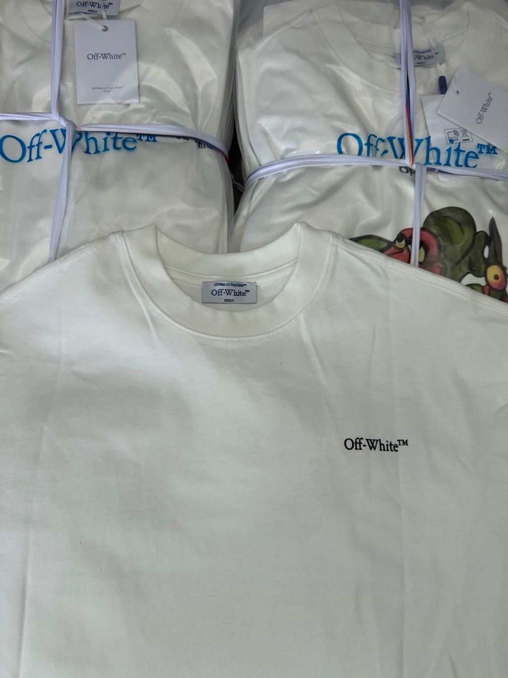 Off White T-shirt, white short-sleeve with chest logo text
