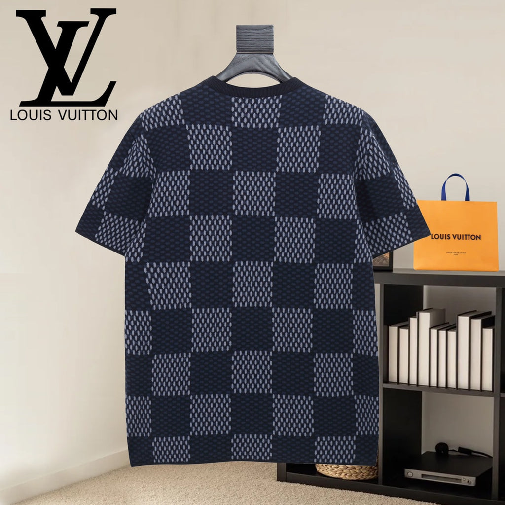 Check-pattern short-sleeve T-shirt with crew neck and LV logo at back