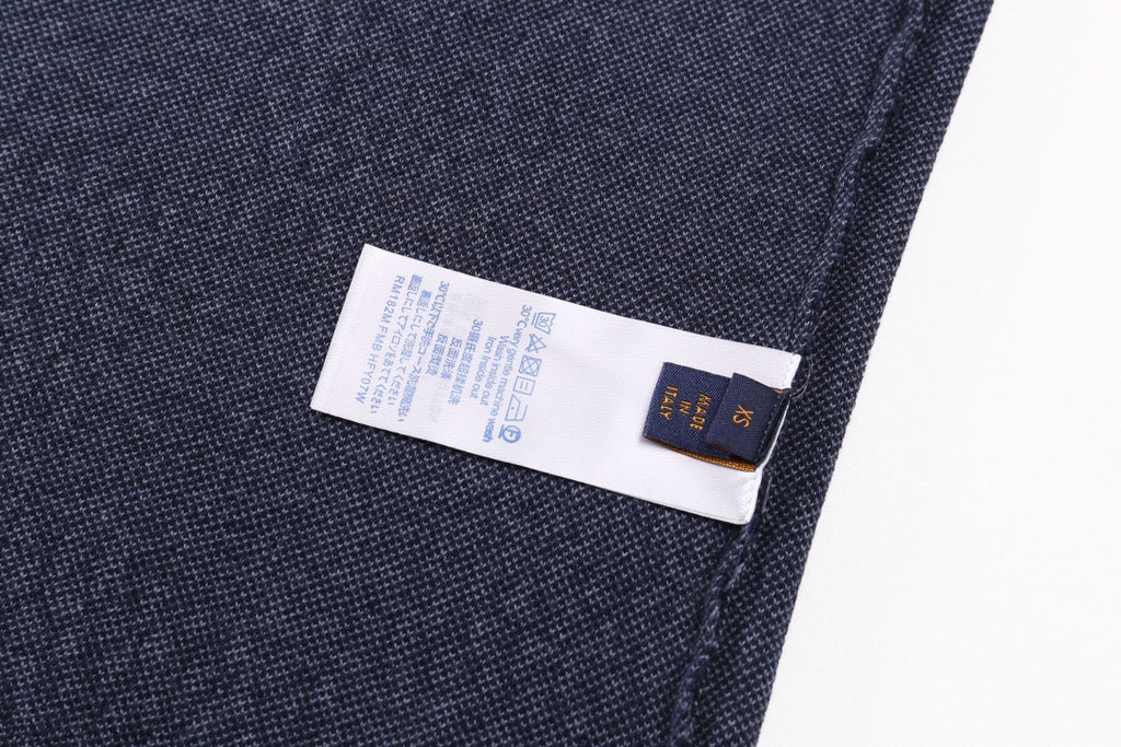 T-shirt side view with internal label and small fabric tag