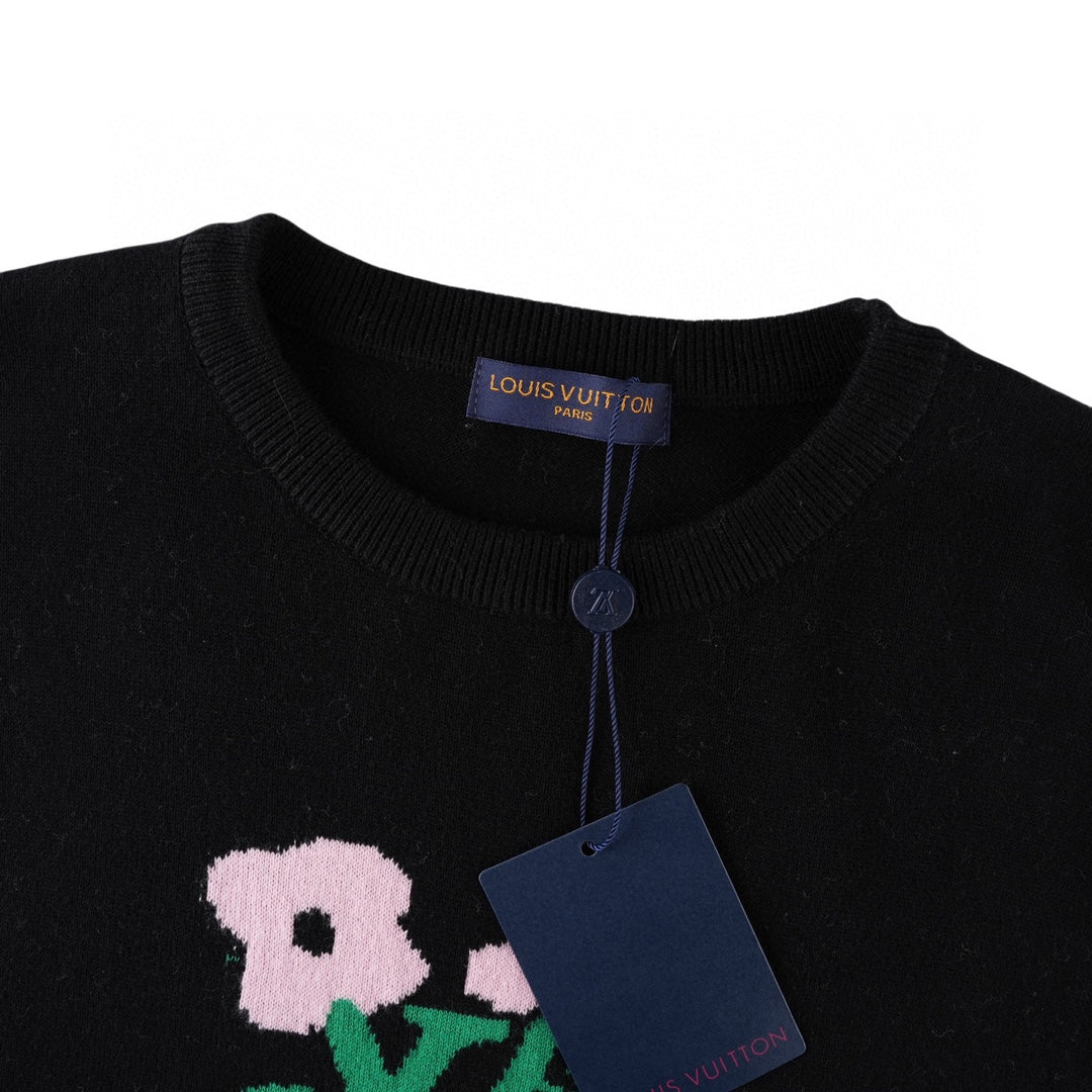 Louis Vuitton black T-shirt ribbed neckline with blue brand tag