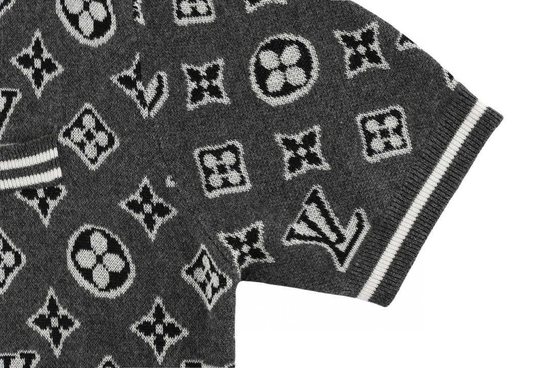 Louis Vuitton short-sleeve polo shirt sleeve cuff with black knit and white stripe