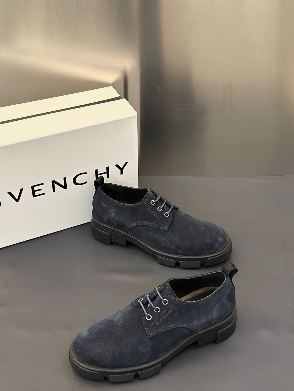 Dark navy suede lace-up shoes, square toe, thick rubber sole
