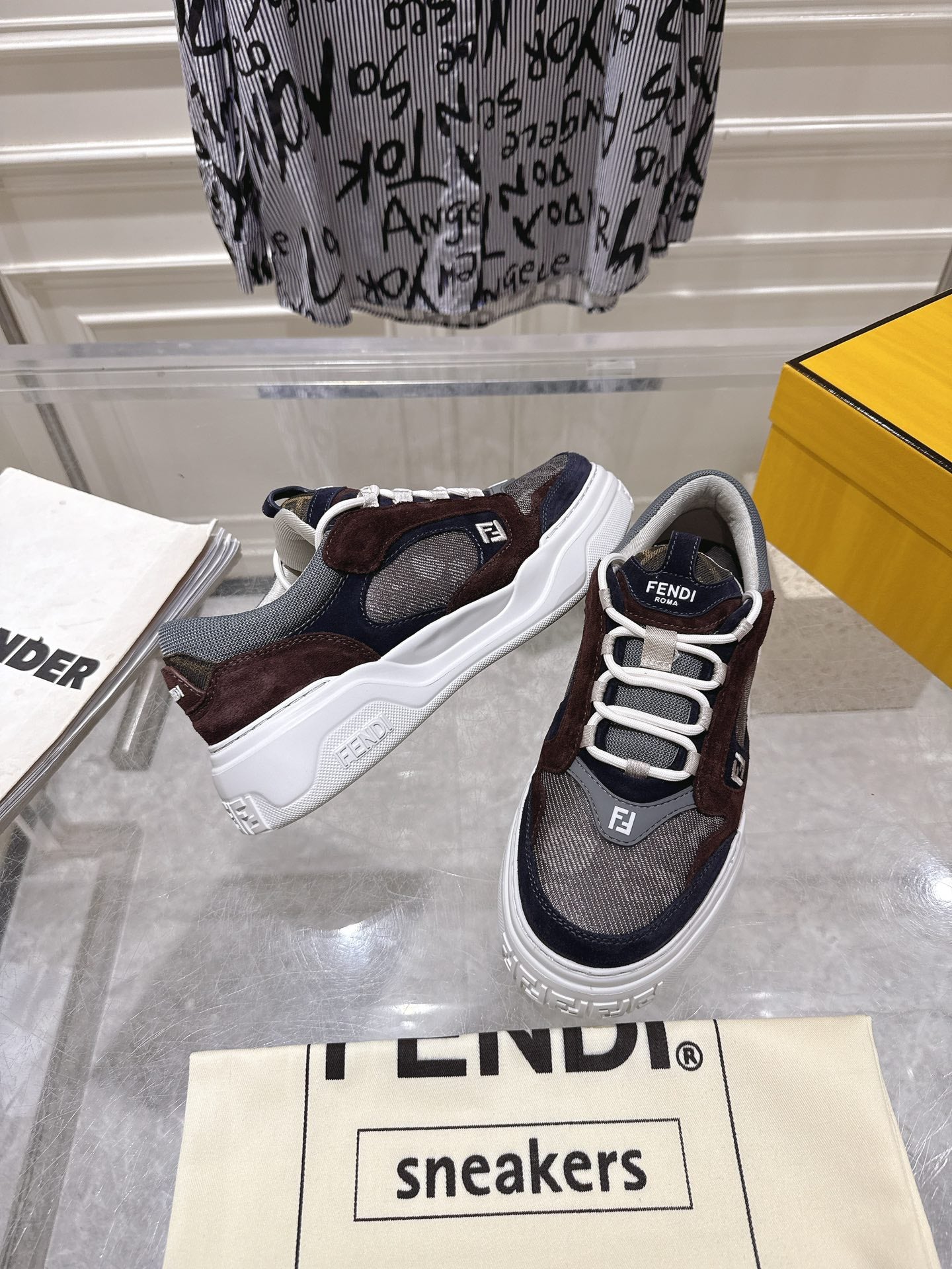 Luxury Shoes Fendi Unisex