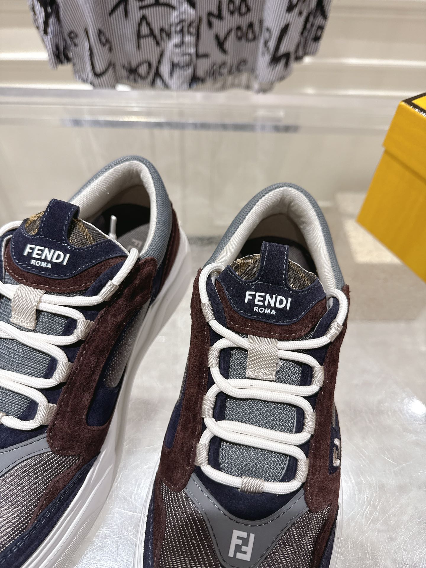 Luxury Shoes Fendi Unisex