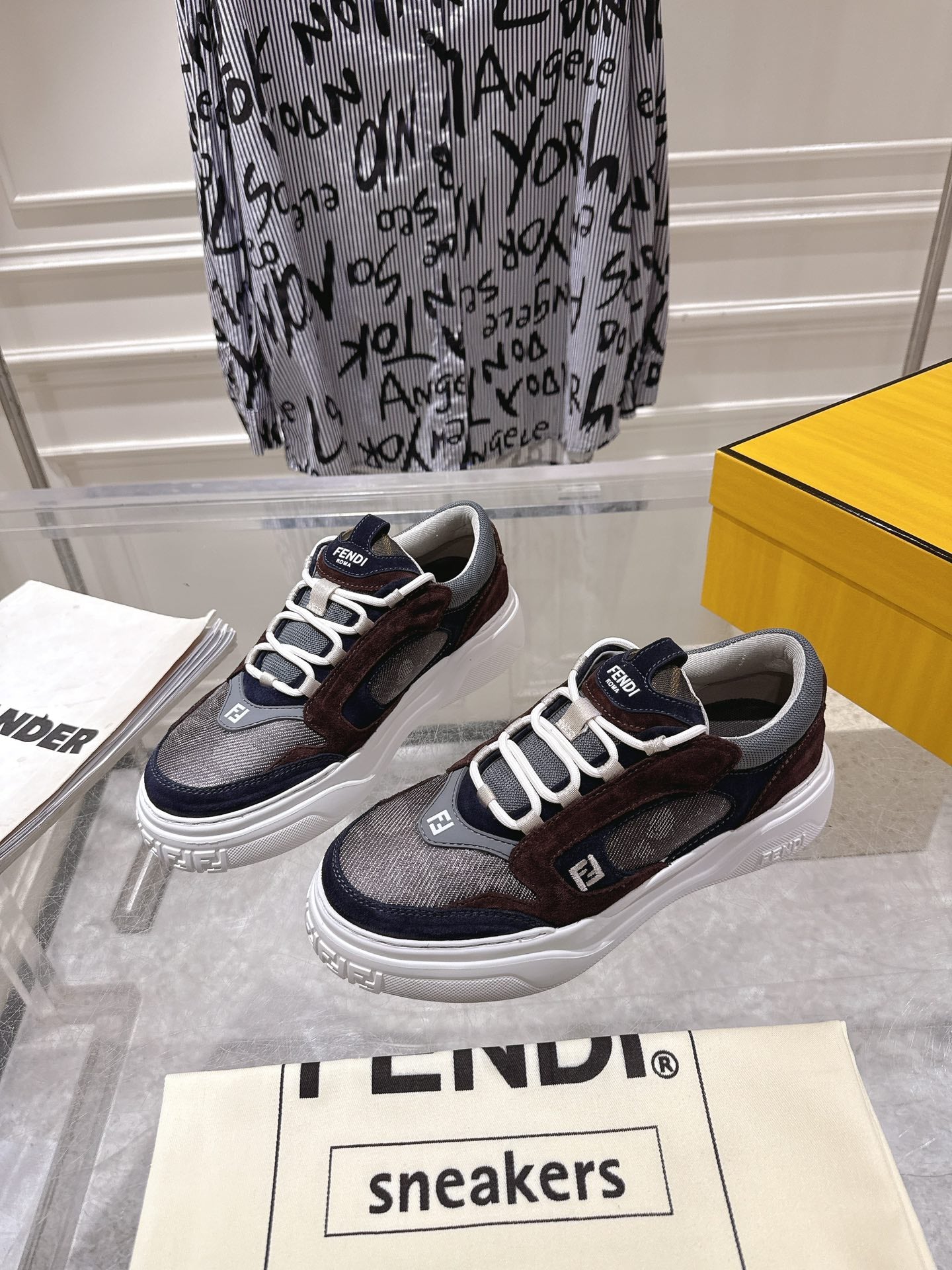 Luxury Shoes Fendi Unisex