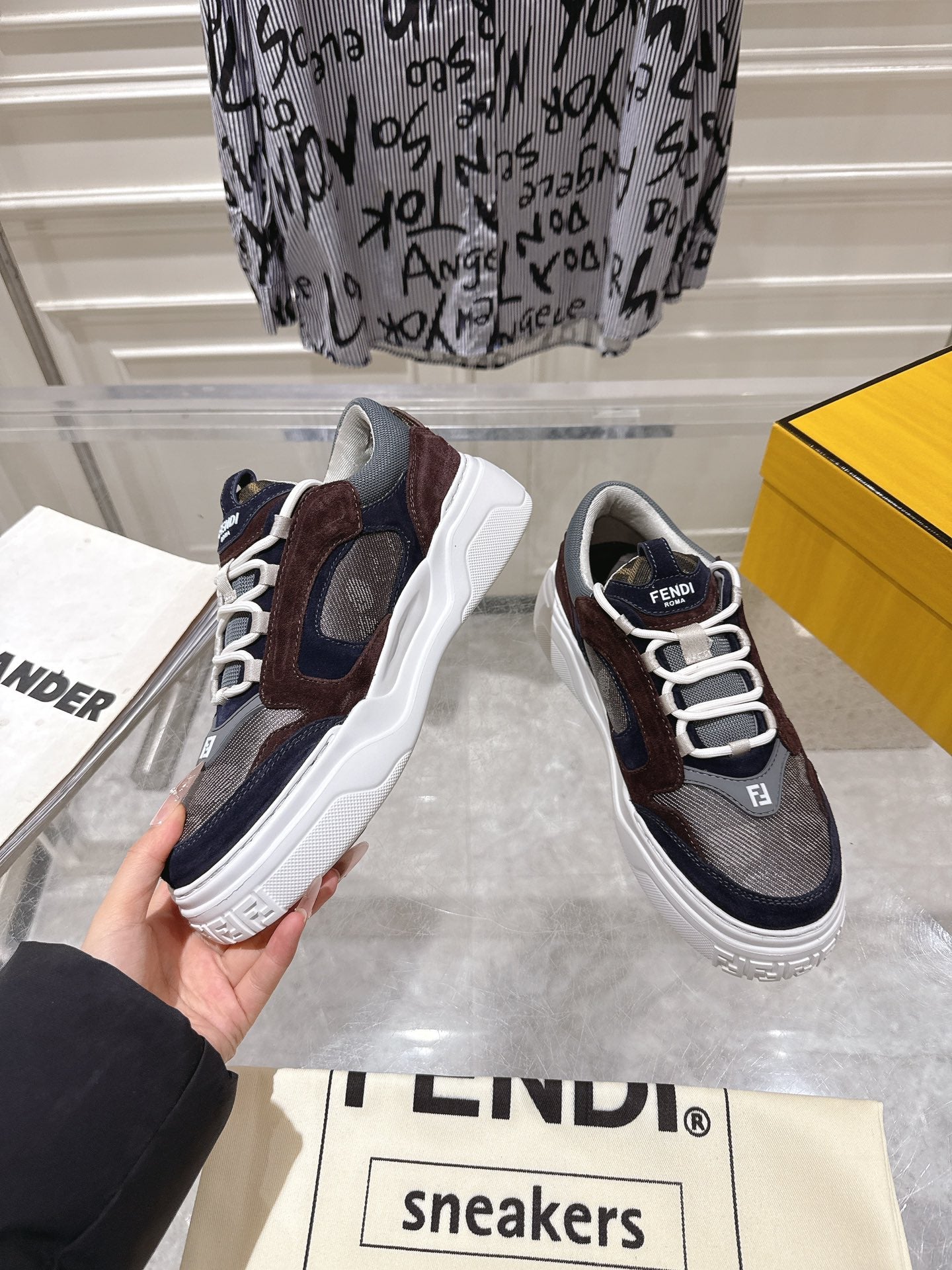 Luxury Shoes Fendi Unisex
