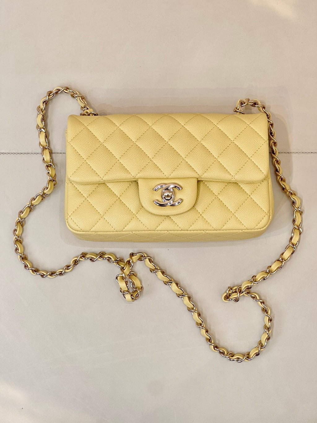 Chanel quilted flap shoulder bag with gold chain and round logo emblem