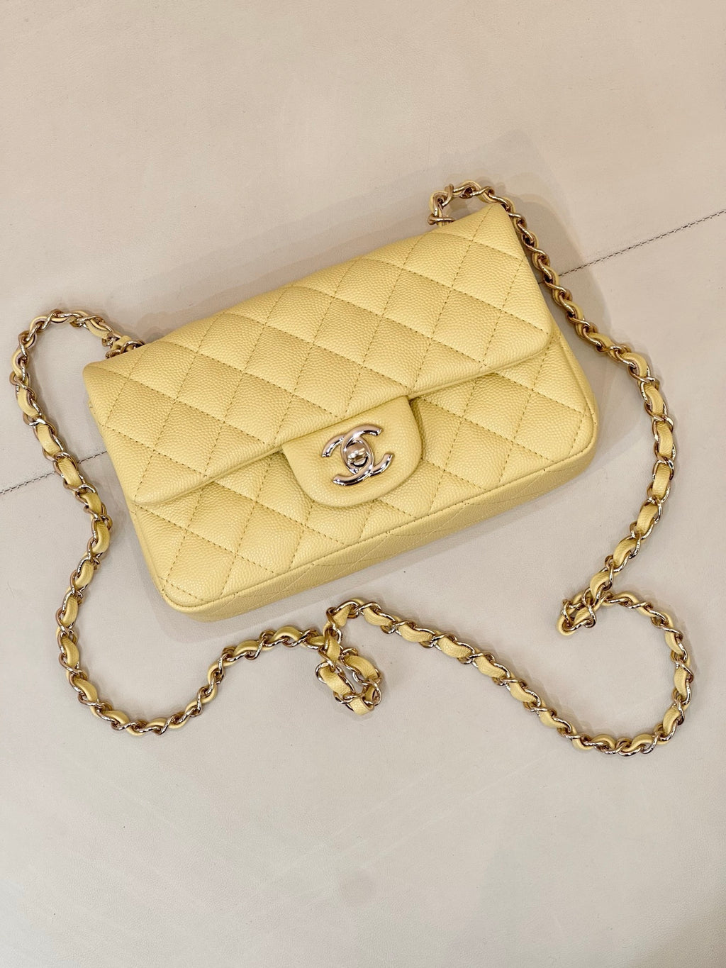 Chanel quilted shoulder bag with gold chain strap, flap and logo emblem