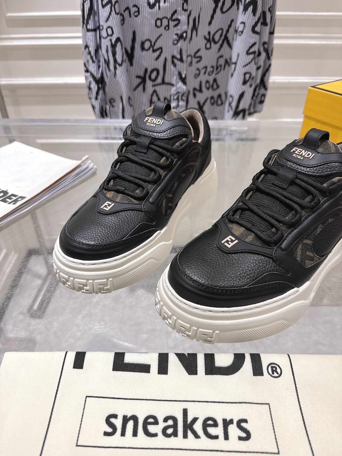 Luxury Shoes Fendi Unisex