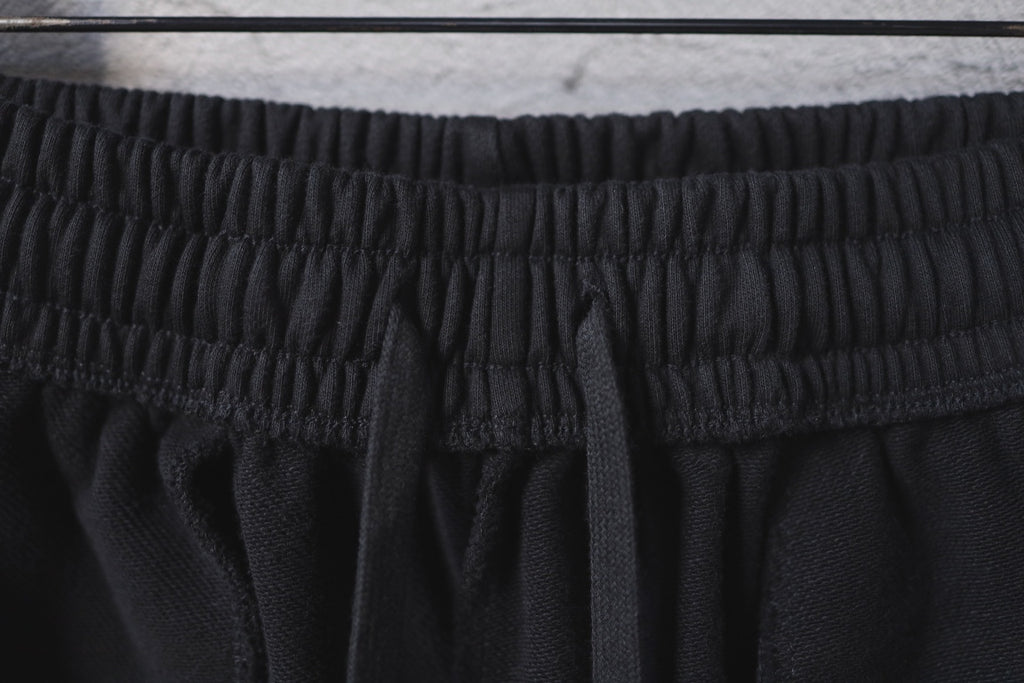 Balenciaga black shorts waistband with gathered elastic and pleated front