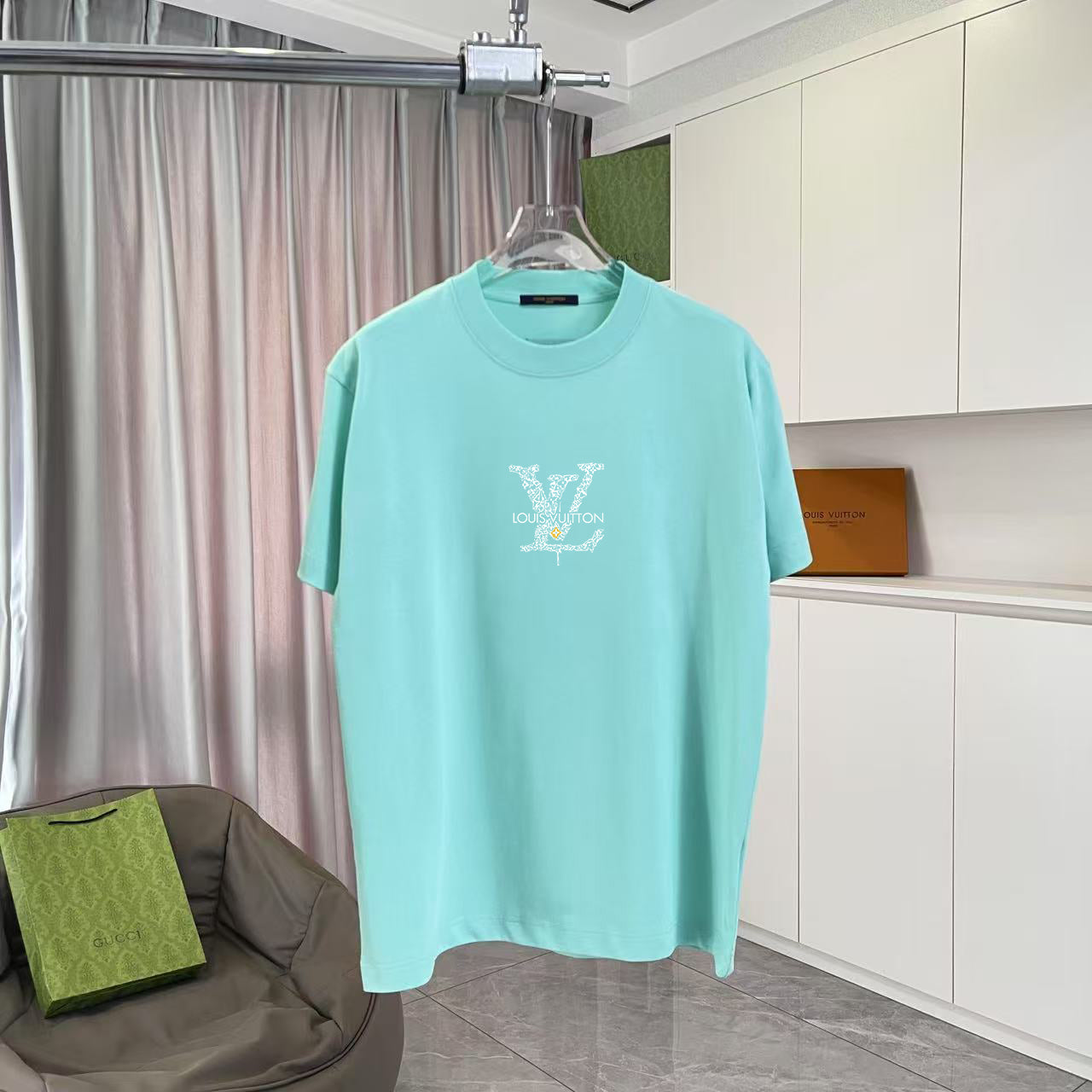 Louis Vuitton turquoise crewneck T-shirt with small chest logo, short sleeves
