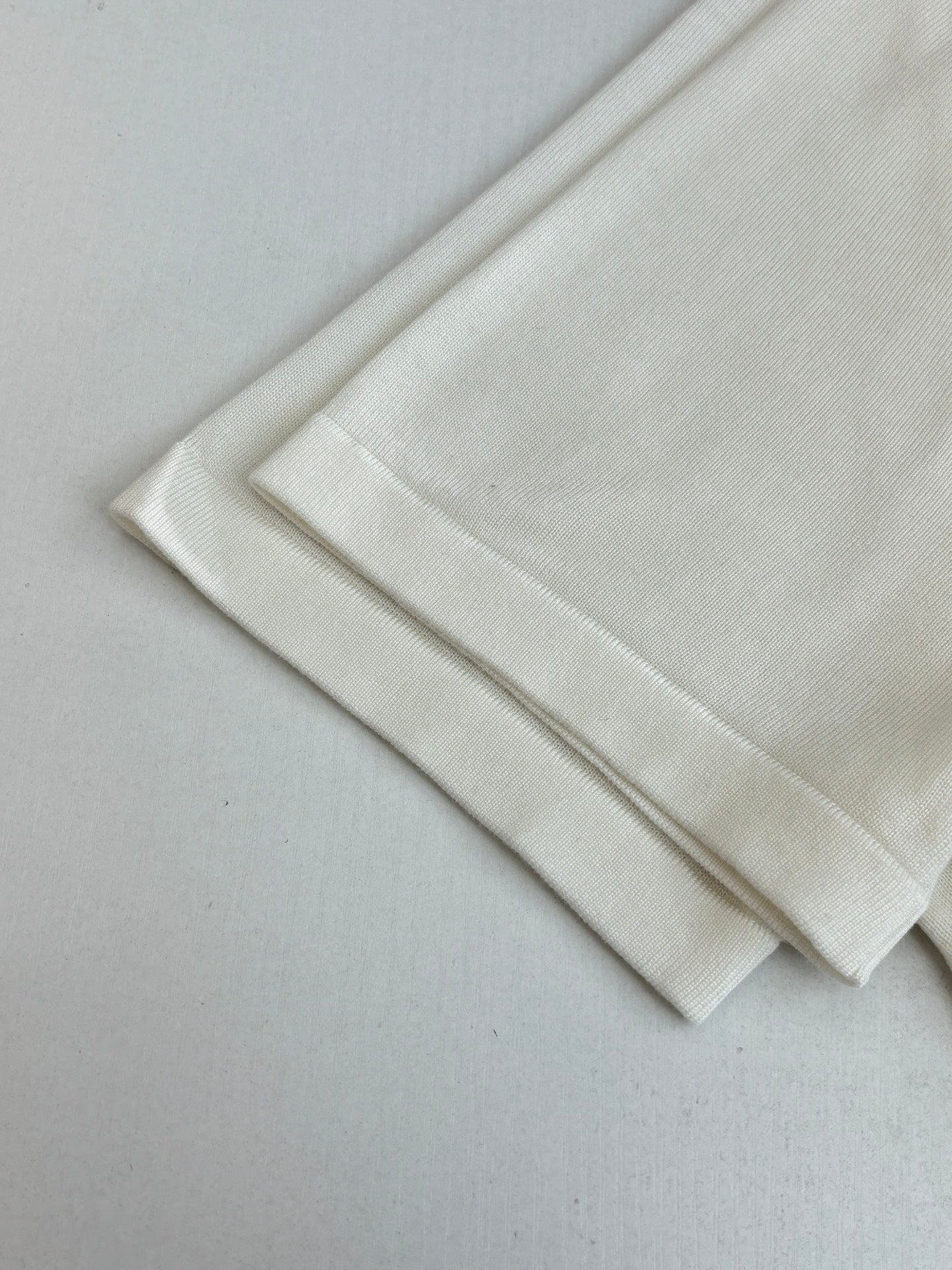 Louis Vuitton white T-shirt folded fabric with ribbed trim