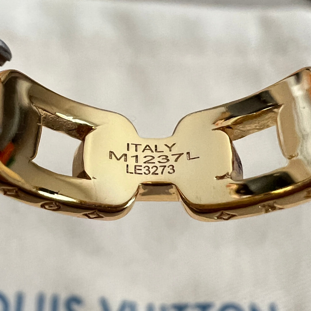 Gold-tone ring inner stamp: ITALY M1237L LE3237L.